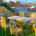 - - 8 Apartman