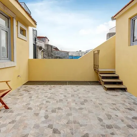 - - 8 Apartament