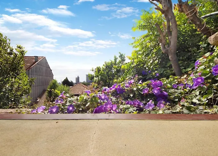 - - 8 Lejlighed Porto