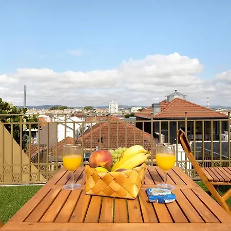 - - 8 Appartement *
